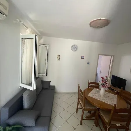 Apartman Pecotic *